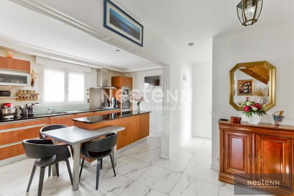 Maison bourg de Trégueux, quatre chambres, vivable de plain-pied, très beau jardin, belle pièce de vie