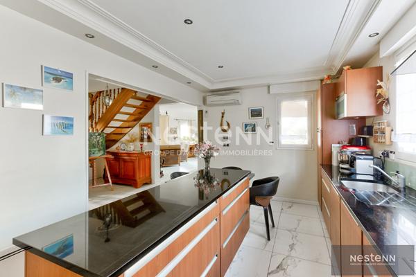 Maison bourg de Trégueux, quatre chambres, vivable de plain-pied, très beau jardin, belle pièce de vie