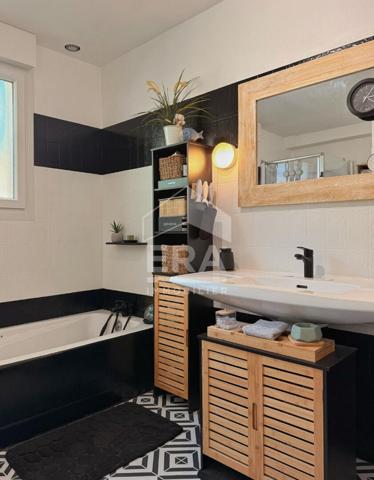 Maison  de 115m² ,individuelle avec grand jardin arboré secteur prisé.