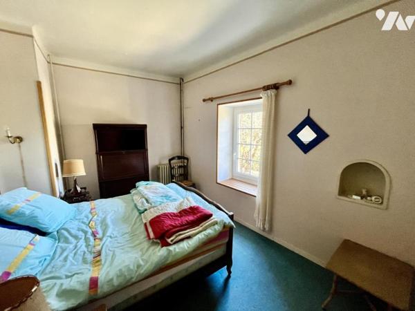 Maison de village avec cour, jardin, garage et dépendances à Saint Nazaire