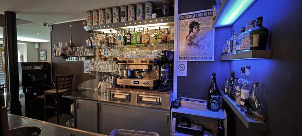 A vendre DOUARNENEZ (29) Bar Restaurant en centre ville.