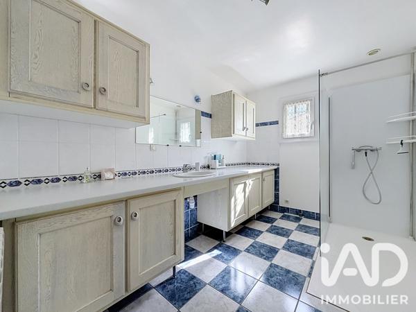 Maison à vendre 5 pièces 115 m² Eyguières