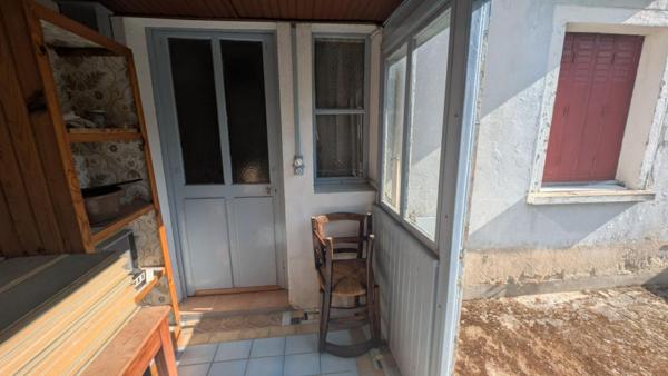 Petite maison près du centre à rénover avec jardin