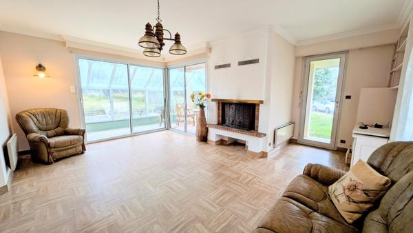 Saint-Évarzec (29170) Grande propiété de 5700 m² terrain constructible avec maison d'architecte de 130m² et hangar de stockage ou ga