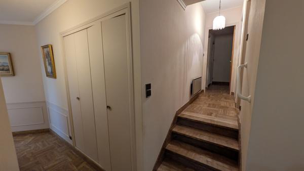 Saint-Évarzec (29170) Grande propiété de 5700 m² terrain constructible avec maison d'architecte de 130m² et hangar de stockage ou ga