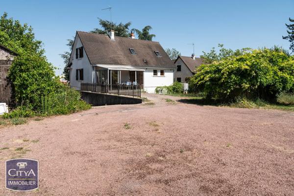 Maison à vendre 5 pièces 119m² Saint-Doulchard (18230)