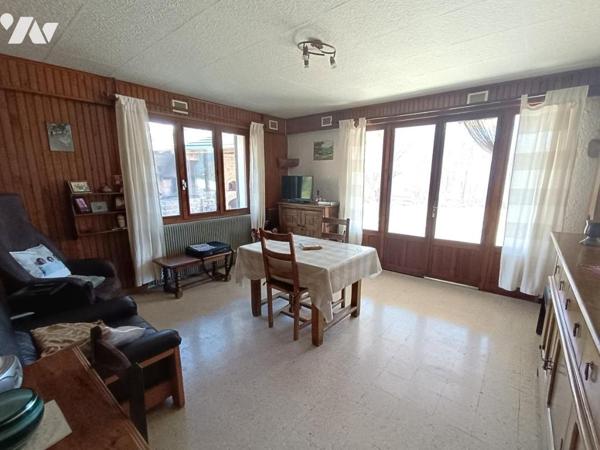 Vente Maison avec 2 appartements + grand grenier aménageable à SEYNE 