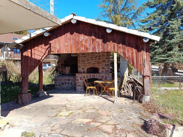 Vente Maison avec 2 appartements + grand grenier aménageable à SEYNE 