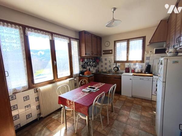 Vente Maison avec 2 appartements + grand grenier aménageable à SEYNE 