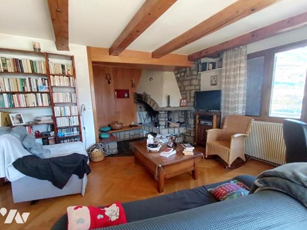 Vente Maison avec 2 appartements + grand grenier aménageable à SEYNE 