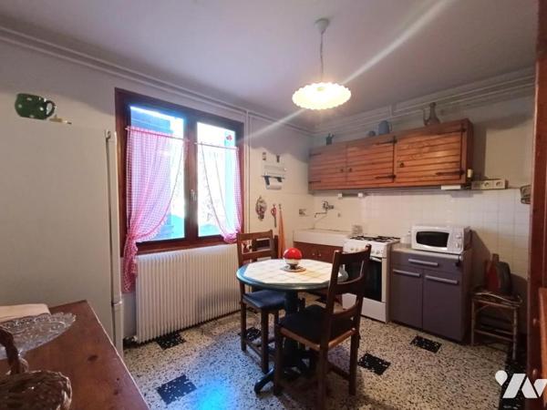 Vente Maison avec 2 appartements + grand grenier aménageable à SEYNE 
