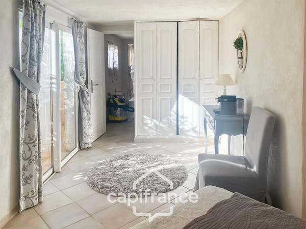 Propriété à vendre 6 pièces LA LONDE LES MAURES (83)- Domaine de Valcros.