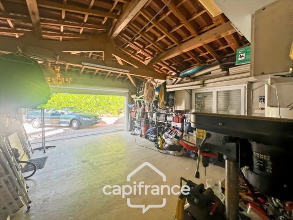 Propriété à vendre 6 pièces LA LONDE LES MAURES (83)- Domaine de Valcros.