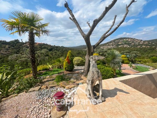 Propriété à vendre 6 pièces LA LONDE LES MAURES (83)- Domaine de Valcros.