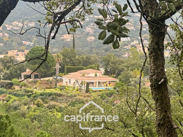 Propriété à vendre 6 pièces LA LONDE LES MAURES (83)- Domaine de Valcros.