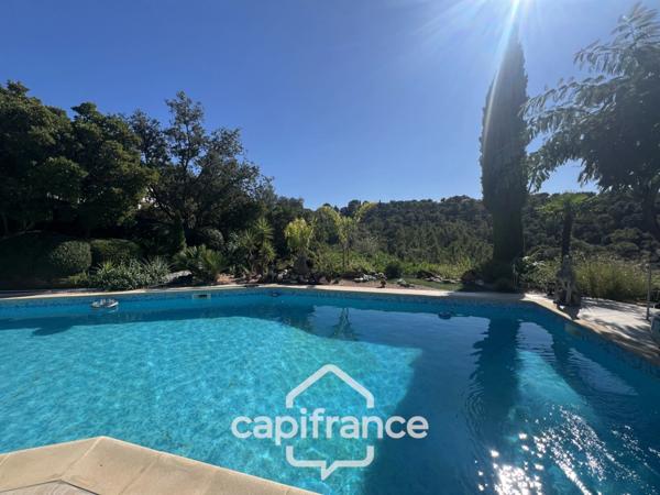 Propriété à vendre 6 pièces LA LONDE LES MAURES (83)- Domaine de Valcros.