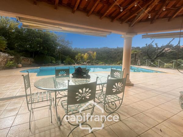 Propriété à vendre 6 pièces LA LONDE LES MAURES (83)- Domaine de Valcros.