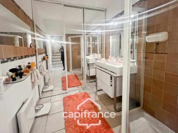 Propriété à vendre 6 pièces LA LONDE LES MAURES (83)- Domaine de Valcros.