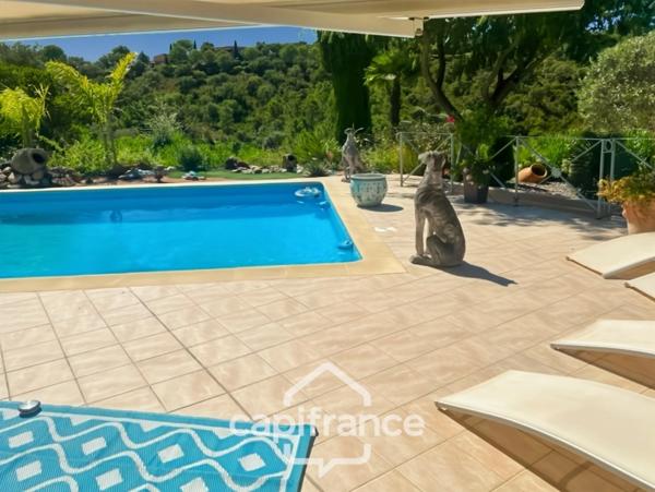 Propriété à vendre 6 pièces LA LONDE LES MAURES (83)- Domaine de Valcros.