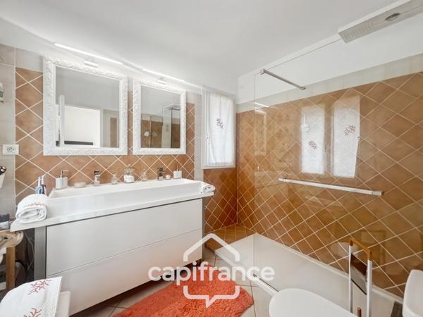 Propriété à vendre 6 pièces LA LONDE LES MAURES (83)- Domaine de Valcros.