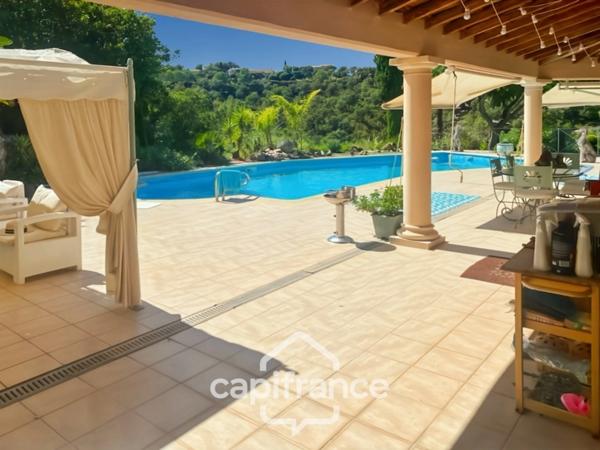 Propriété à vendre 6 pièces LA LONDE LES MAURES (83)- Domaine de Valcros.