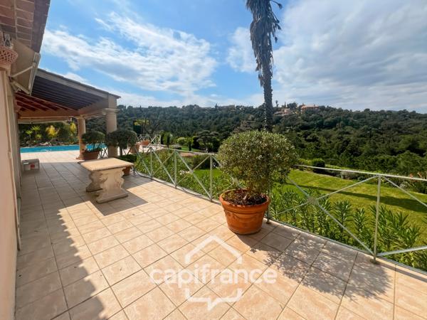 Propriété à vendre 6 pièces LA LONDE LES MAURES (83)- Domaine de Valcros.