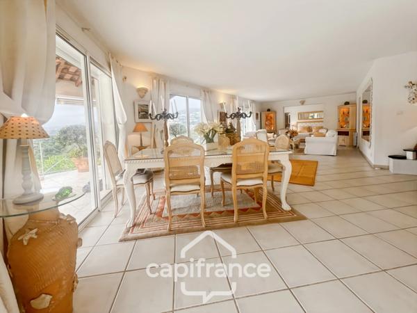 Propriété à vendre 6 pièces LA LONDE LES MAURES (83)- Domaine de Valcros.