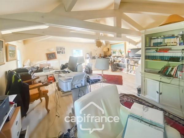 Propriété à vendre 6 pièces LA LONDE LES MAURES (83)- Domaine de Valcros.