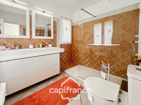 Propriété à vendre 6 pièces LA LONDE LES MAURES (83)- Domaine de Valcros.