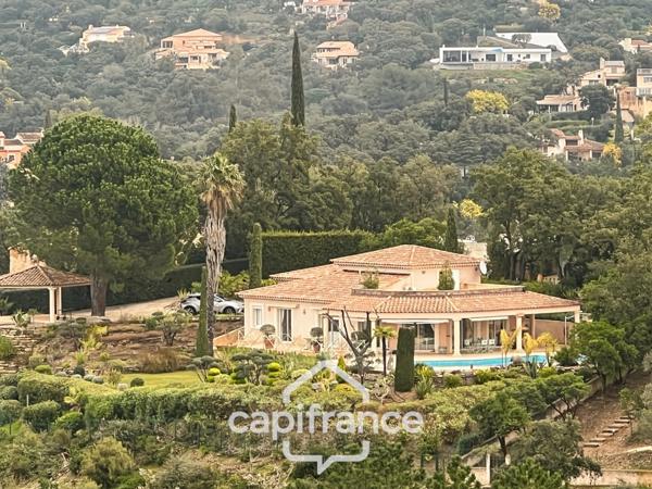 Propriété à vendre 6 pièces LA LONDE LES MAURES (83)- Domaine de Valcros.