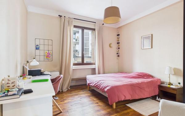 Appartement à vendre    2 pièces • 67,81 m2 Grenoble