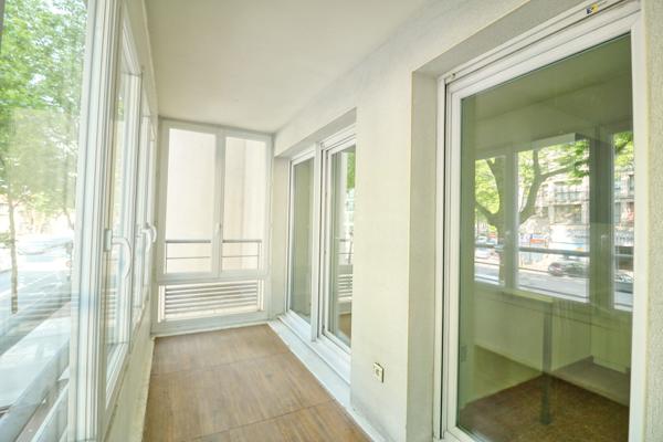 Appartement Montrouge 3 pièces - 73.88m² + terrasse (23m²) et loggia