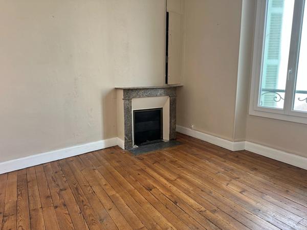 Dpt Hautes Pyrénées (65), à vendre TARBES immeuble
