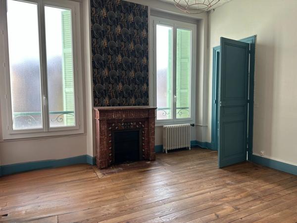 Dpt Hautes Pyrénées (65), à vendre TARBES immeuble