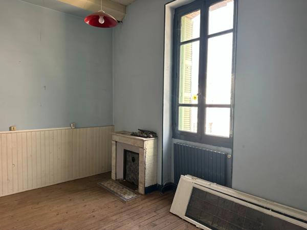 Dpt Hautes Pyrénées (65), à vendre TARBES immeuble