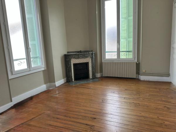 Dpt Hautes Pyrénées (65), à vendre TARBES immeuble