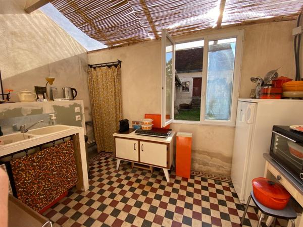 Jolie maison de village avec cour et dépendances