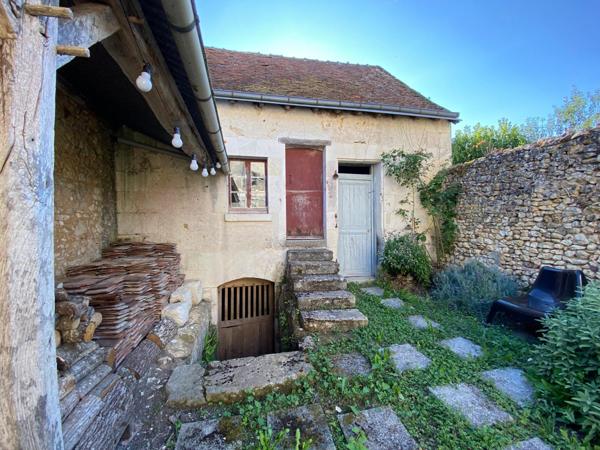 Jolie maison de village avec cour et dépendances
