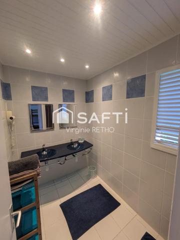 Maison divisée en deux appartements