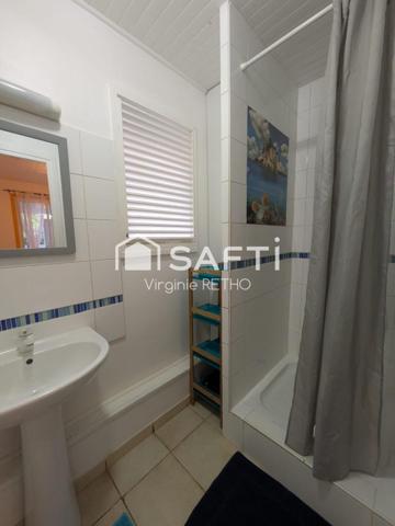 Maison divisée en deux appartements