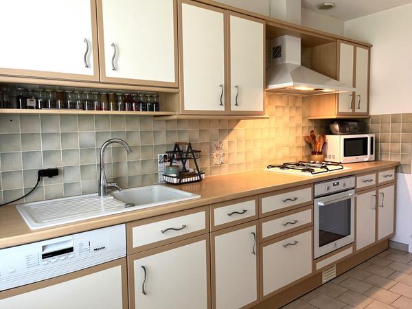 Tignieu-Jameyzieu (38230) TIGNIEU MAISON 98 m² SUR TERRAIN PLAT ET ARBORE DE 900 m² SUR DEMI SOUS/SOL