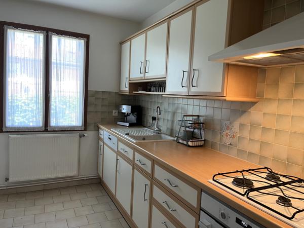 Tignieu-Jameyzieu (38230) TIGNIEU MAISON 98 m² SUR TERRAIN PLAT ET ARBORE DE 900 m² SUR DEMI SOUS/SOL