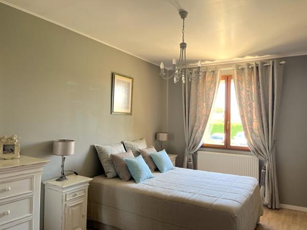 Tignieu-Jameyzieu (38230) TIGNIEU MAISON 98 m² SUR TERRAIN PLAT ET ARBORE DE 900 m² SUR DEMI SOUS/SOL