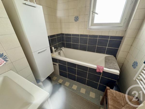 Appartement T3 à vendre  3 pièces - 60,50 m2 SIX FOURS LES PLAGES - 83