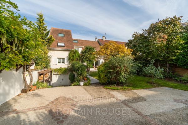 Montesson Village - Maison 8 pièces avec grand jardin