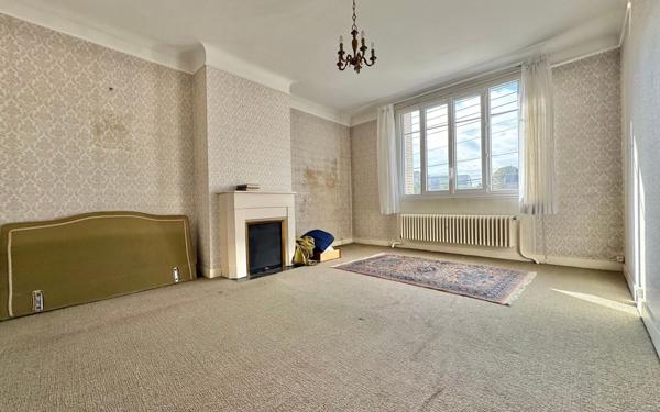 Maison à vendre    4 pièces • 145,75 m2 Chartres