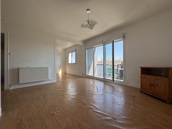 A 10 min de Rochefort : Tonnay-Charente Appartement 68m² T3 2 chambres, balcon et garage