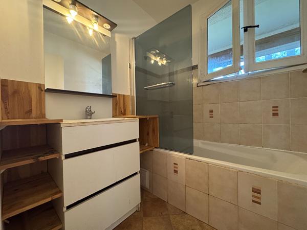 A 10 min de Rochefort : Tonnay-Charente Appartement 68m² T3 2 chambres, balcon et garage