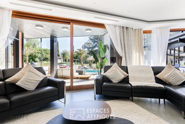 Villa d’architecte avec piscine et parc arboré aux portes de Montauban