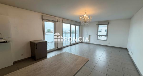 Location Appartement 3 pièces 79.46 m² - Villeurbanne 69100